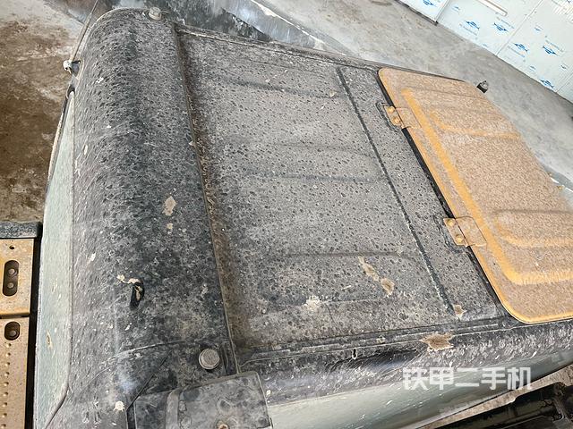 驾驶室顶部（整机外观）