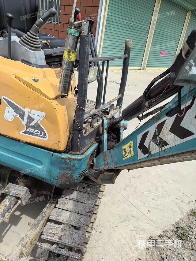 驾驶室顶部（整机外观）