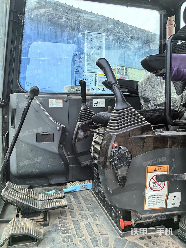 驾驶室整体（整机外观）