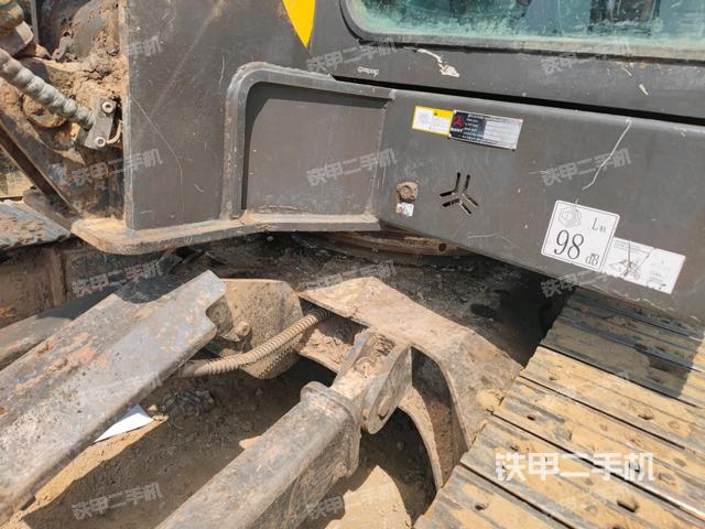 轉盤和下車架正前(工作和回轉裝置) 轉盤和下車架正前(工作和回轉裝置)