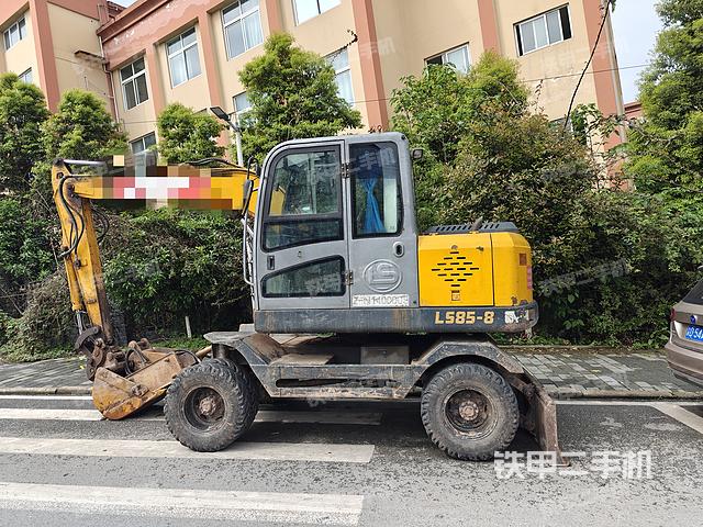 驾驶室整体（整机外观）