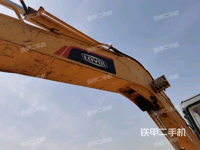 大臂背部俯視(工作和回轉(zhuǎn)裝置) 大臂背部俯視(工作和回轉(zhuǎn)裝置)
