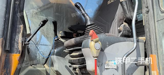 驾驶室整体（整机外观）