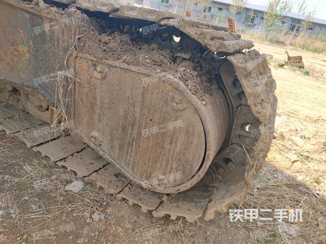 左側(cè)履帶整體?(行走機(jī)構(gòu)) 左側(cè)履帶整體?(行走機(jī)構(gòu))