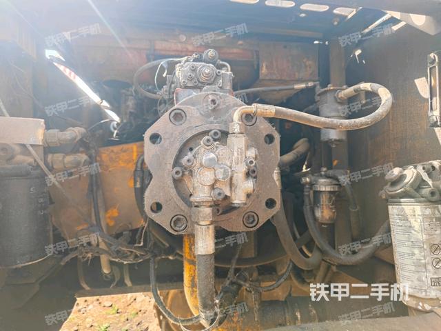 液壓泵斜45?左（大件艙室）