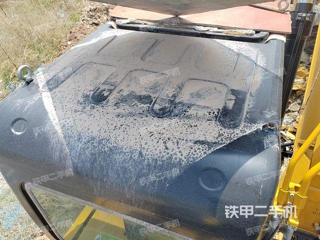 驾驶室顶部（整机外观）