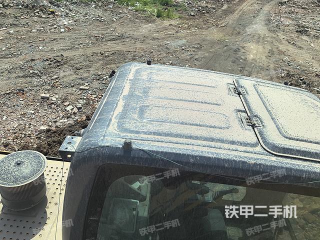 驾驶室顶部（整机外观）