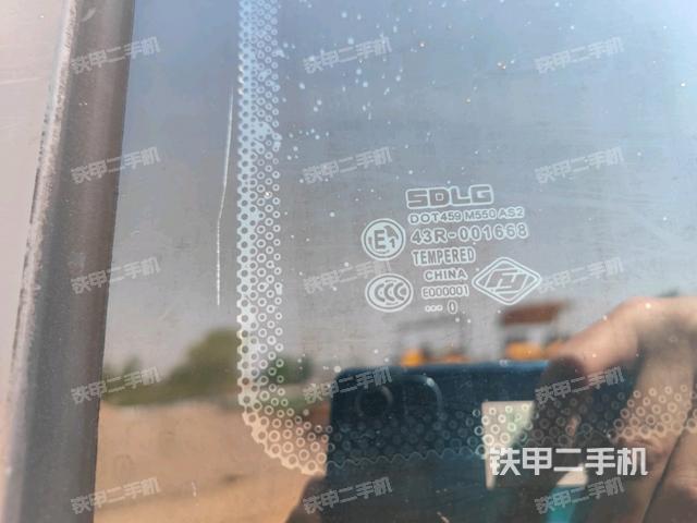 后窗玻璃角標（駕駛室部分）