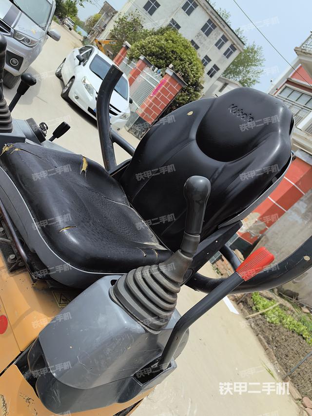 驾驶室整体（整机外观）