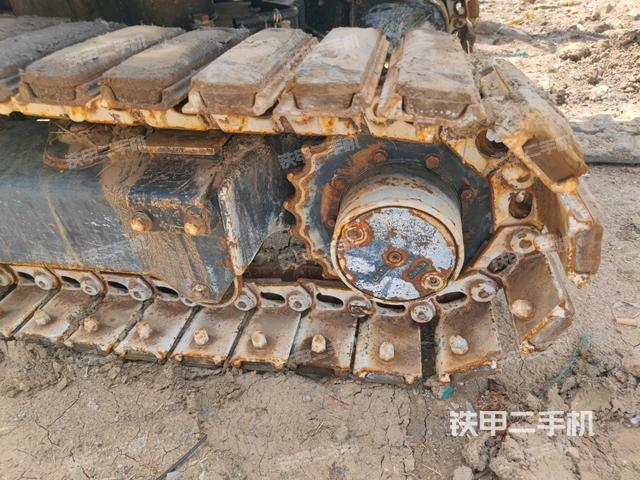 左側(cè)履帶整體?（行走機(jī)構(gòu)）