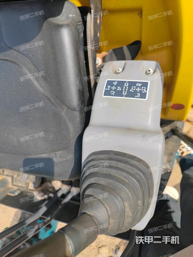 座椅左側(cè)控制臺(tái)/音響/含左手柄（駕駛室部分）