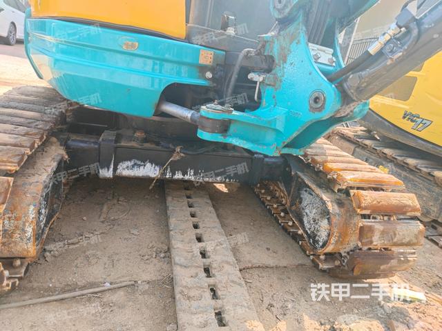 轉(zhuǎn)盤和下車架正前（工作和回轉(zhuǎn)裝置）