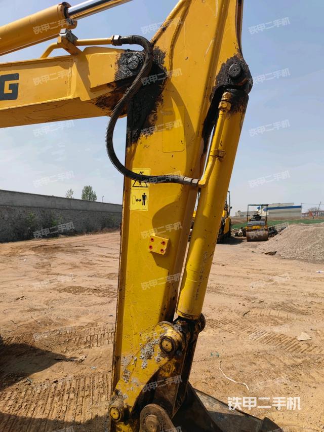 小臂整體左后（工作和回轉裝置）