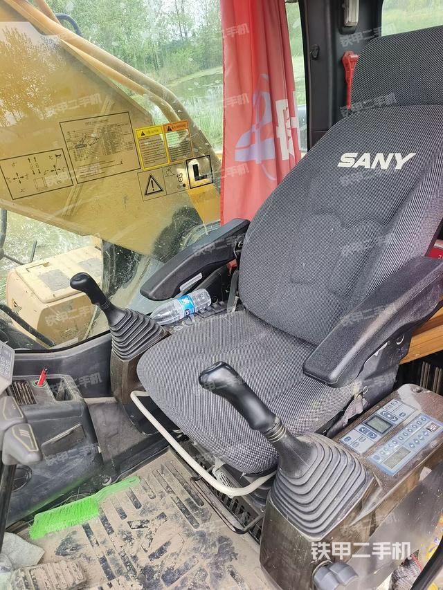 驾驶室整体（整机外观）