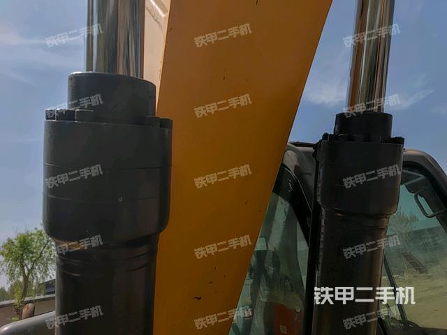 大臂油缸整體?豎拍(工作和回轉(zhuǎn)裝置) 大臂油缸整體?豎拍(工作和回轉(zhuǎn)裝置)