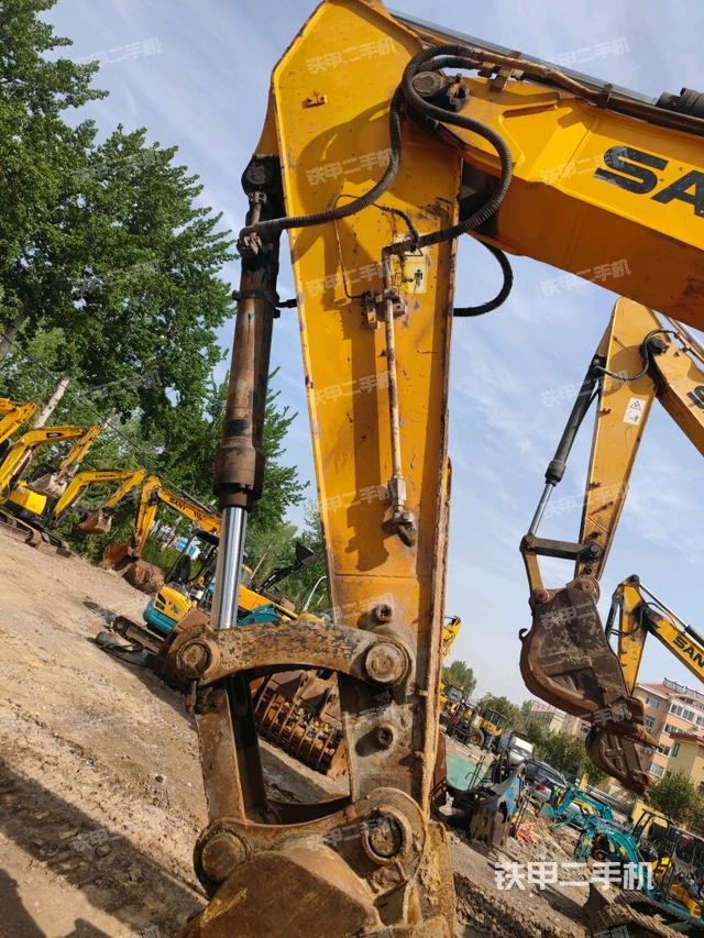 小臂整體左后（工作和回轉(zhuǎn)裝置）