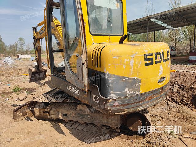 驾驶室整体（整机外观）