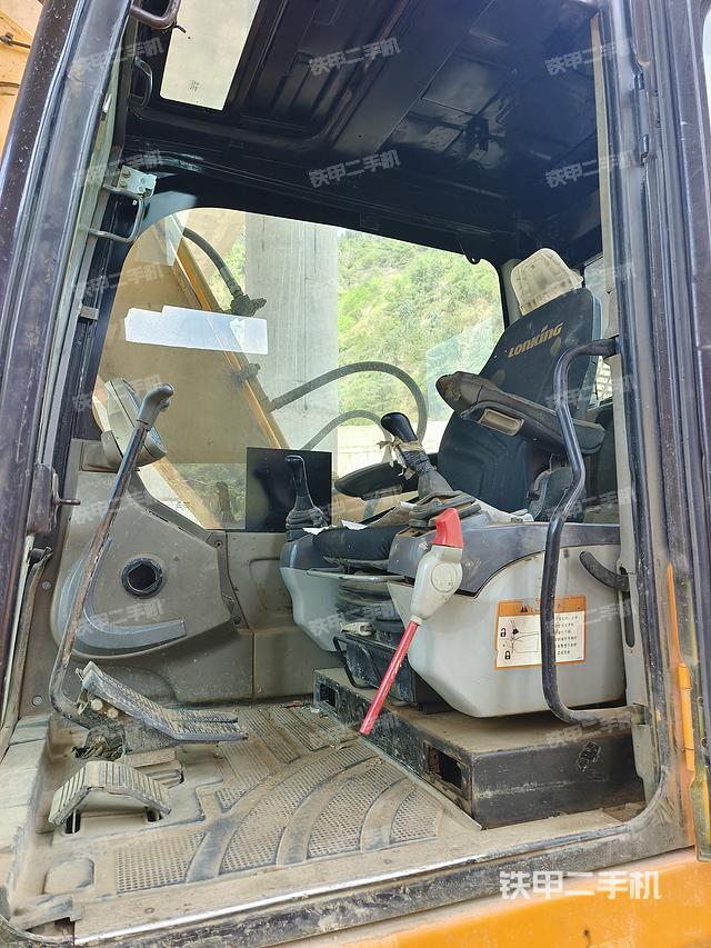 驾驶室整体（整机外观）