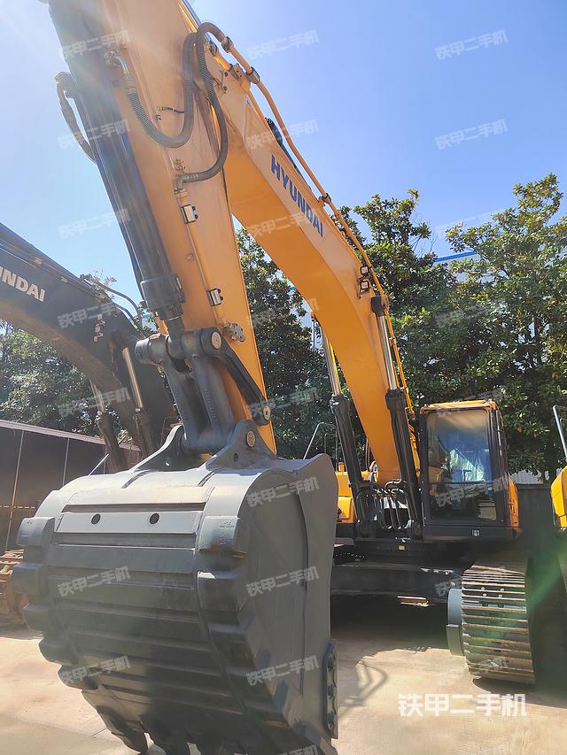 現(xiàn)代R485LVS挖掘機