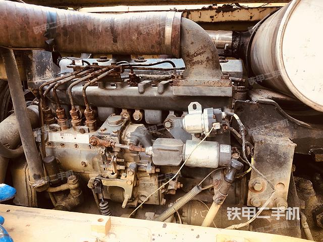 回转马达和主控阀（整机外观）