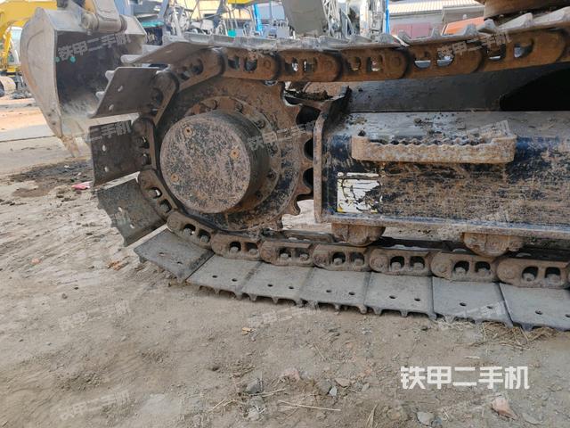 右驅(qū)動(dòng)輪（行走機(jī)構(gòu)）