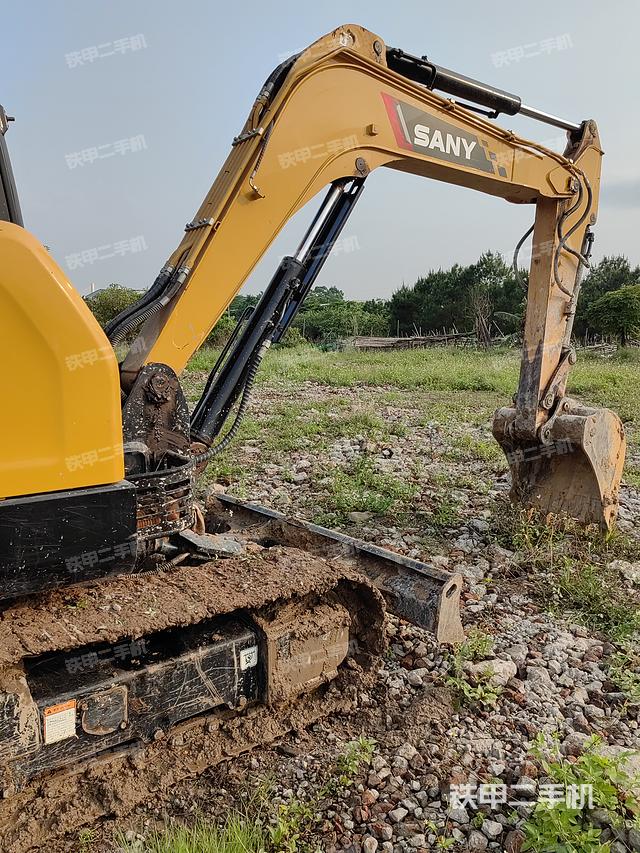 单侧履带整体（整机外观）