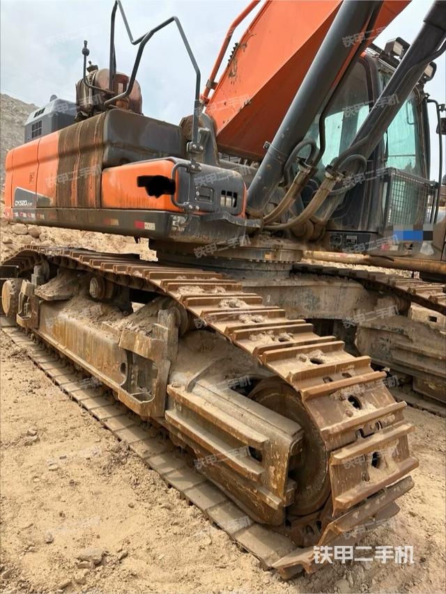 斗山DX520LC-9C挖掘机