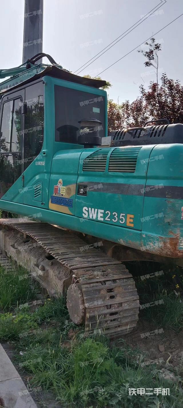 驾驶室顶部（整机外观）