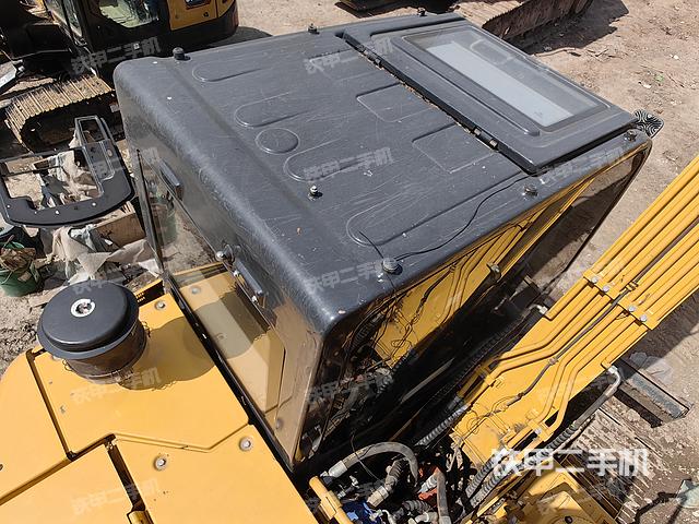 驾驶室顶部（整机外观）