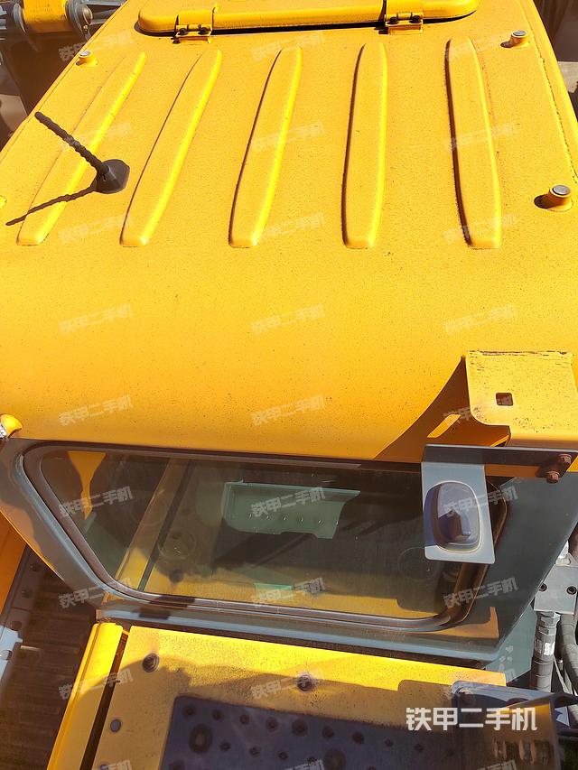 驾驶室顶部（整机外观）