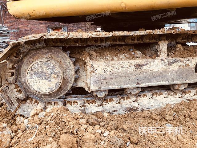 驾驶室顶部（整机外观）