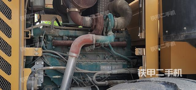 发动机右侧（整机外观及大件）