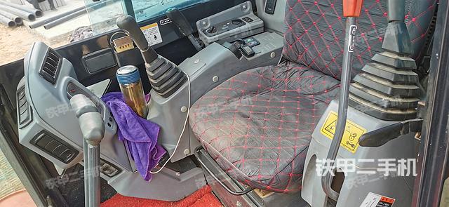 驾驶室整体（整机外观）