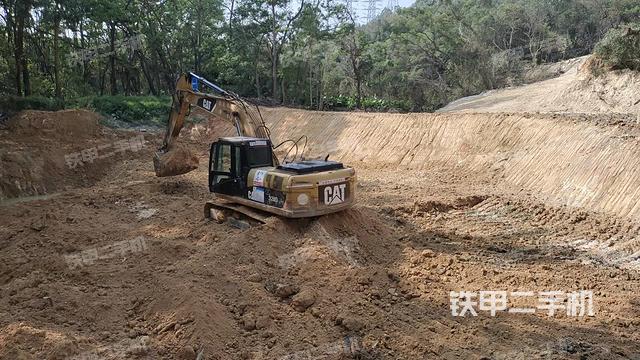 驾驶室顶部（整机外观）