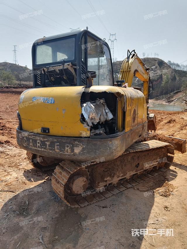 驾驶室顶部（整机外观）