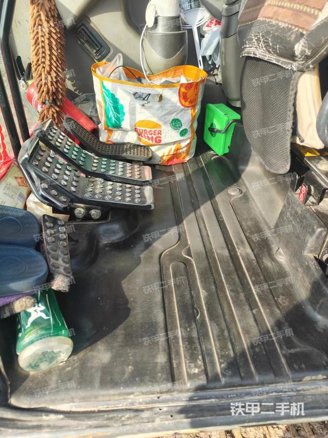 驾驶室整体（整机外观）