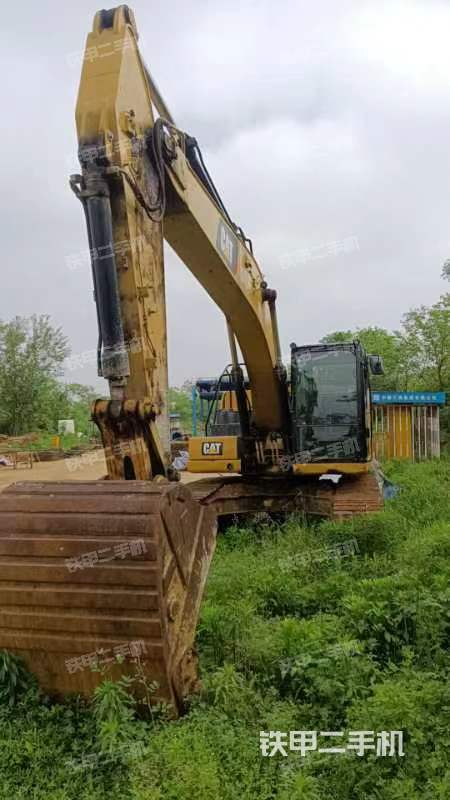 回转马达和主控阀（整机外观）