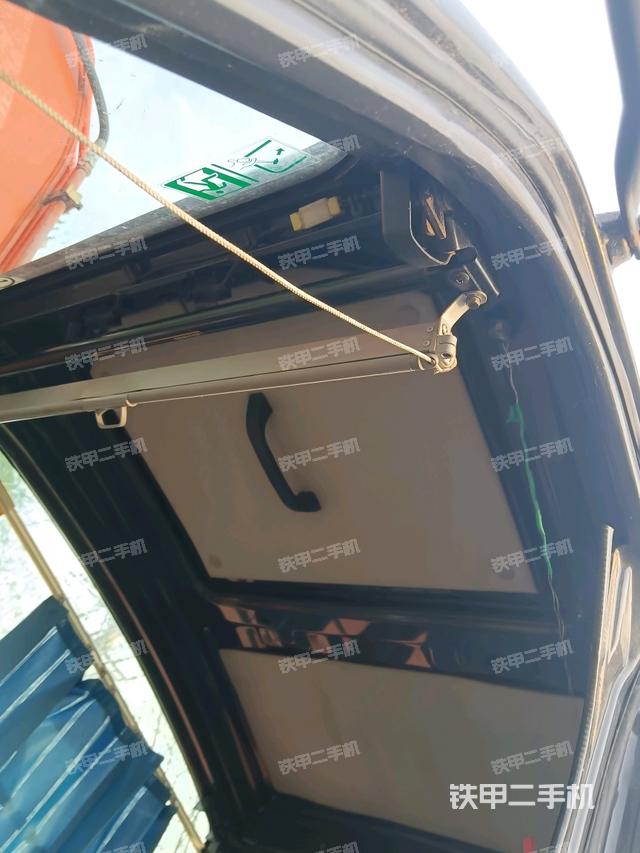 頂棚整體(駕駛室部分) 頂棚整體(駕駛室部分)