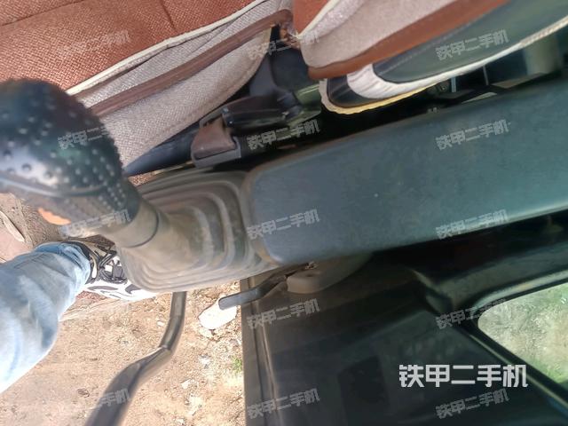 座椅左側(cè)控制臺(tái)/音響/含左手柄(駕駛室部分) 座椅左側(cè)控制臺(tái)/音響/含左手柄(駕駛室部分)
