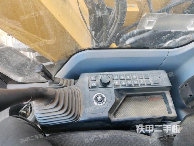 座椅左側(cè)控制臺(tái)/音響/含左手柄（駕駛室部分）