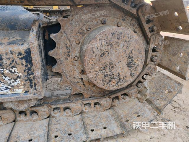 左驅(qū)動(dòng)輪（行走機(jī)構(gòu)）