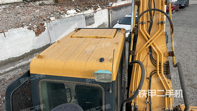 驾驶室顶部（整机外观）