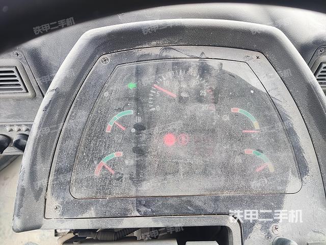 驾驶室操作台(整机外观及大件) 驾驶室操作台(整机外观及大件)