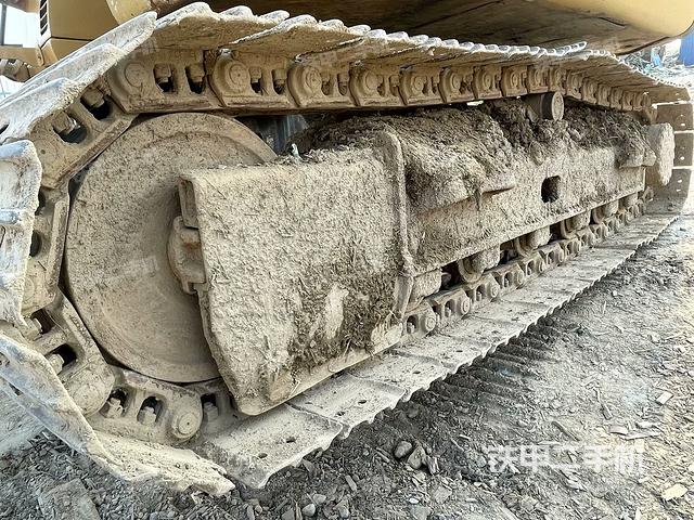 单侧履带整体(整机外观) 单侧履带整体(整机外观)