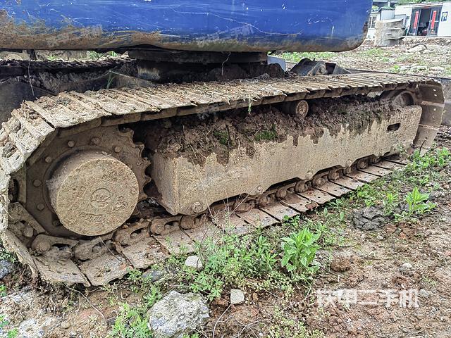 单侧履带整体(整机外观) 单侧履带整体(整机外观)