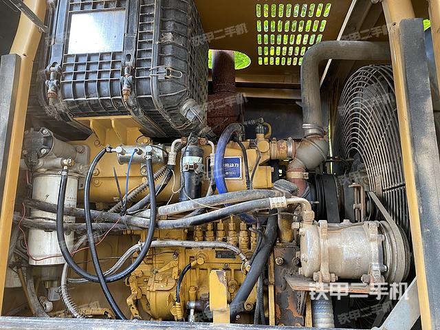 发动机左侧(整机外观及大件) 发动机左侧(整机外观及大件)