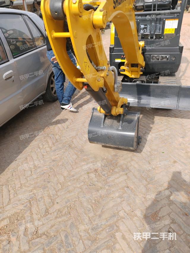 小臂整体右前（工作和回转装置）