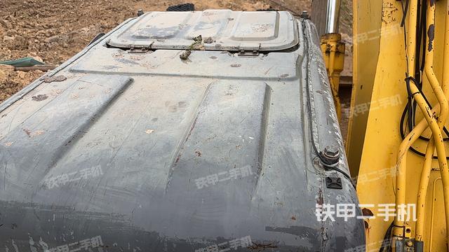 驾驶室顶部（整机外观）