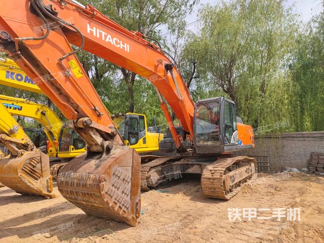 左后45(整機(jī)外觀) 左后45(整機(jī)外觀)