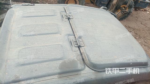 驾驶室顶部（整机外观）